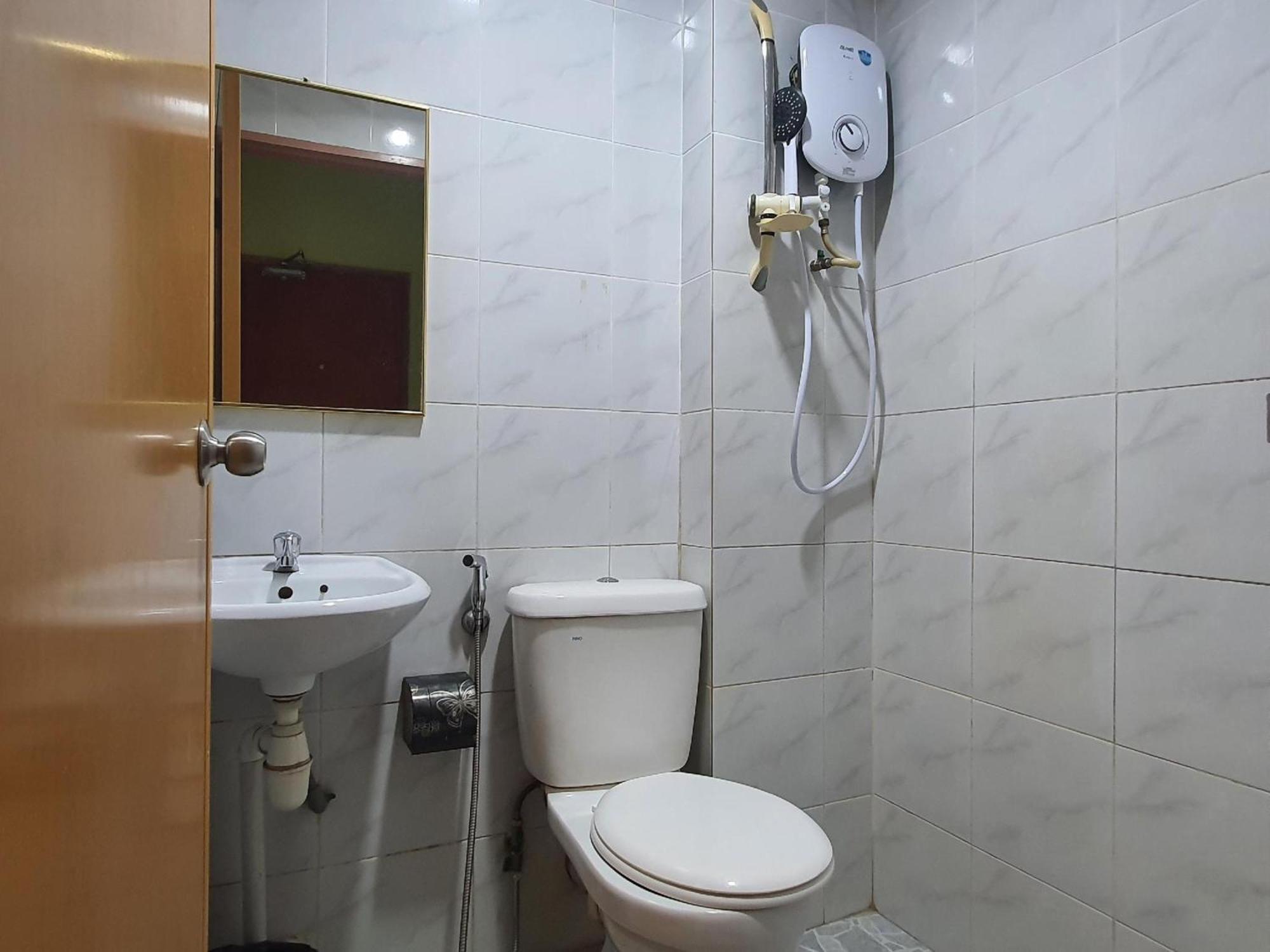 מירי Oyo 90964 Melody 88 Inn מראה חיצוני תמונה