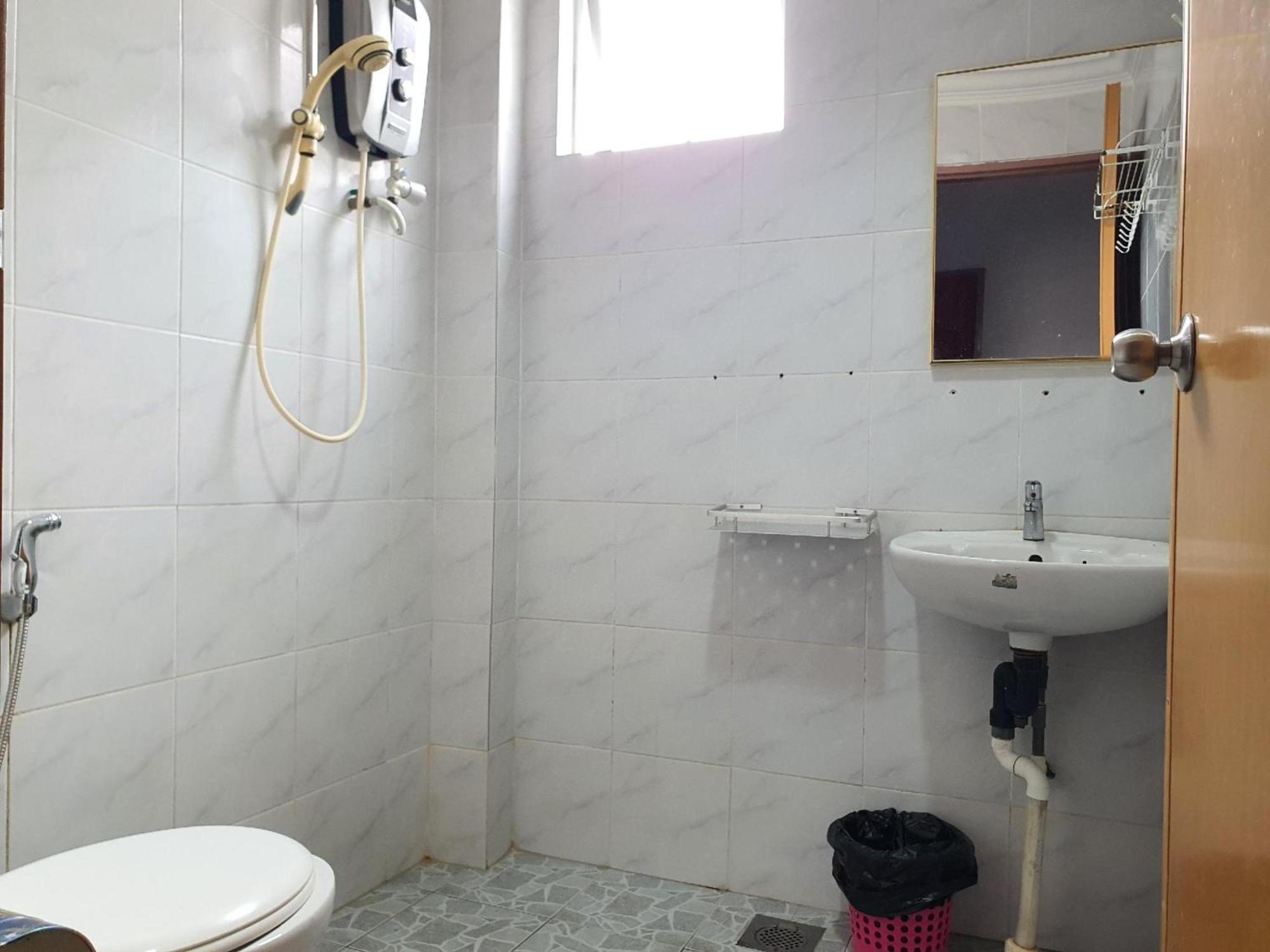 מירי Oyo 90964 Melody 88 Inn מראה חיצוני תמונה