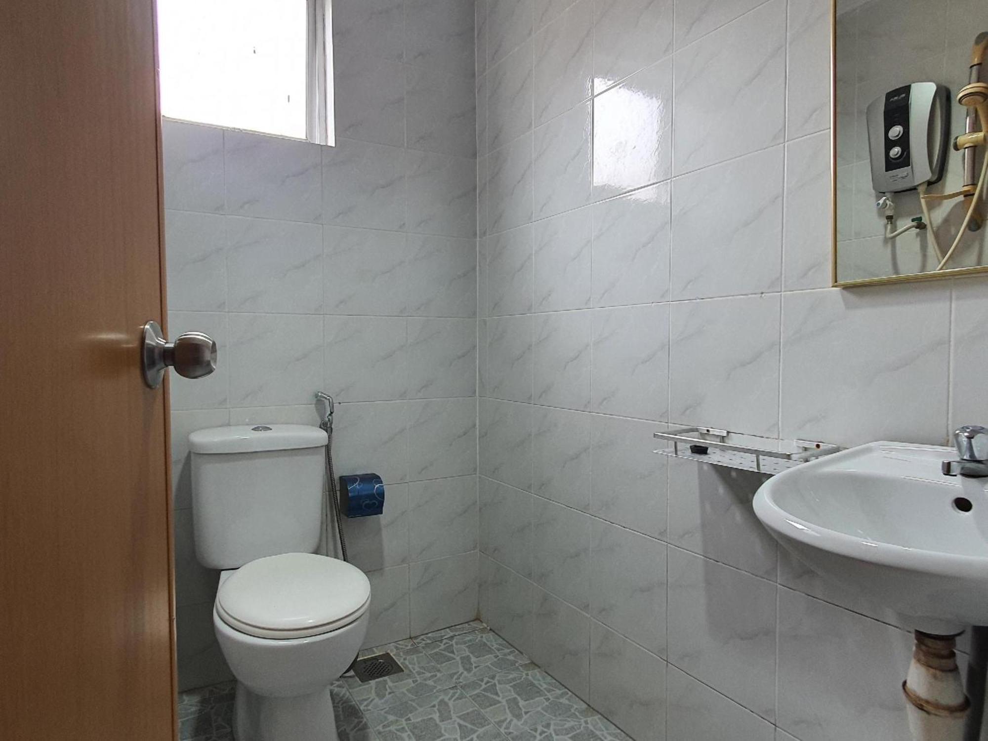 מירי Oyo 90964 Melody 88 Inn מראה חיצוני תמונה